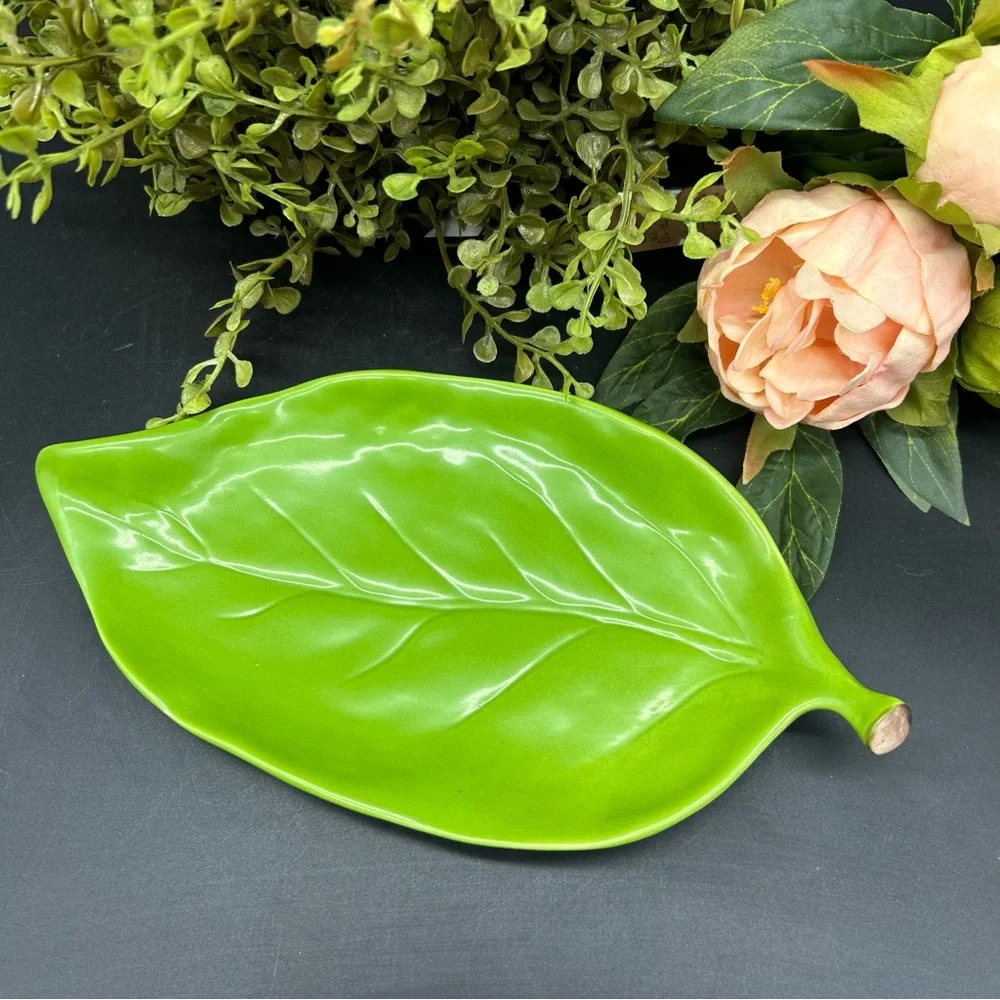 Williams Sonoma Green Leaf Barbara Egen Dish 2012